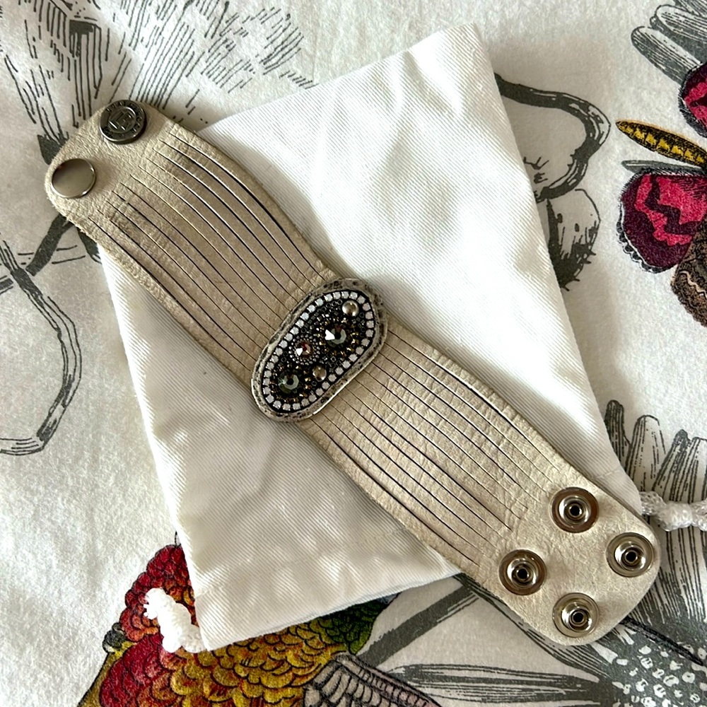 Leatherock Leather Bracelet Ivory STUNNING!